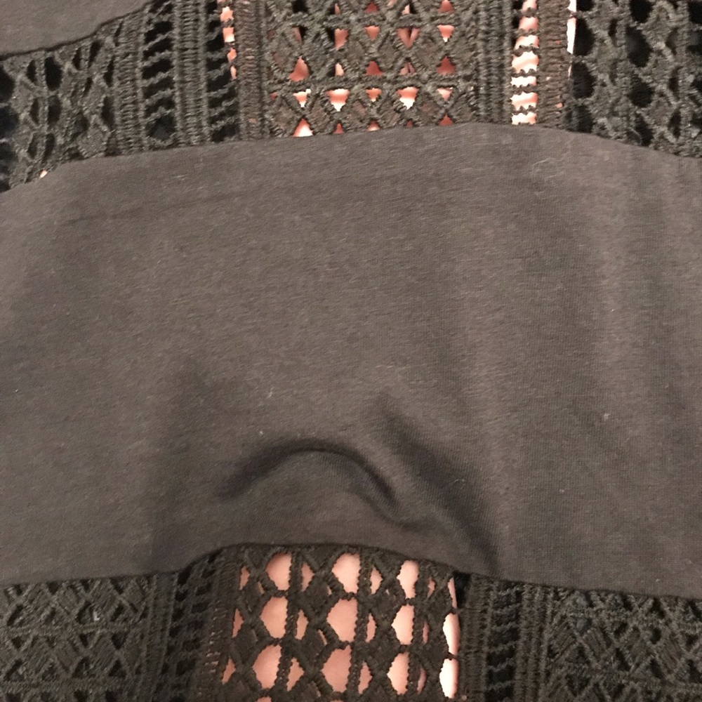 Fabletics tee - Picture 2 of 2